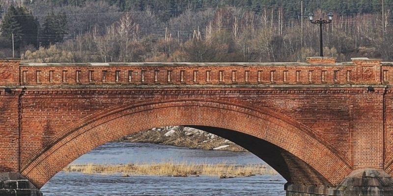 Ventas ķieģeļu tilts